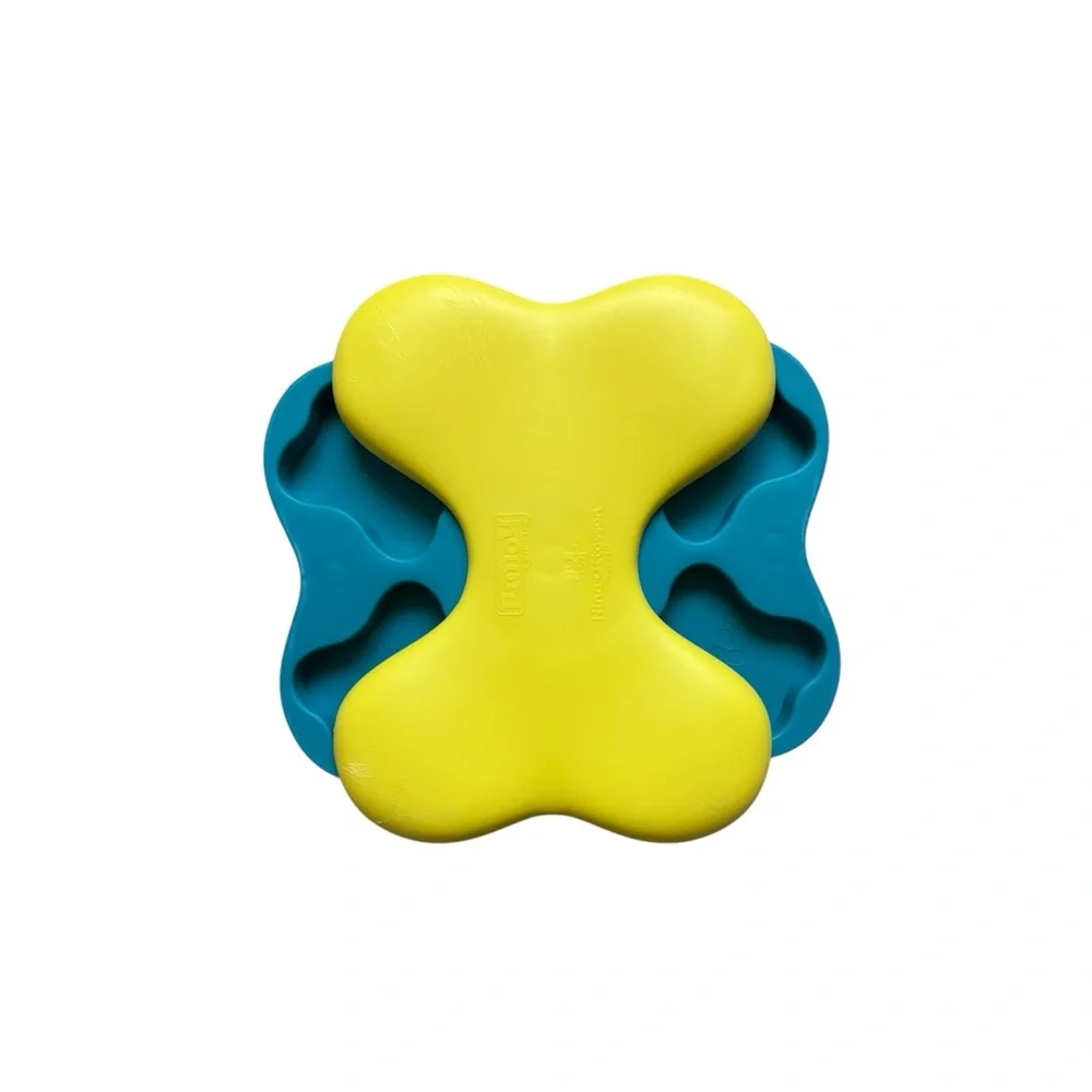 Dog Tornado Interactive Treat Puzzle Dog Toy, Blue